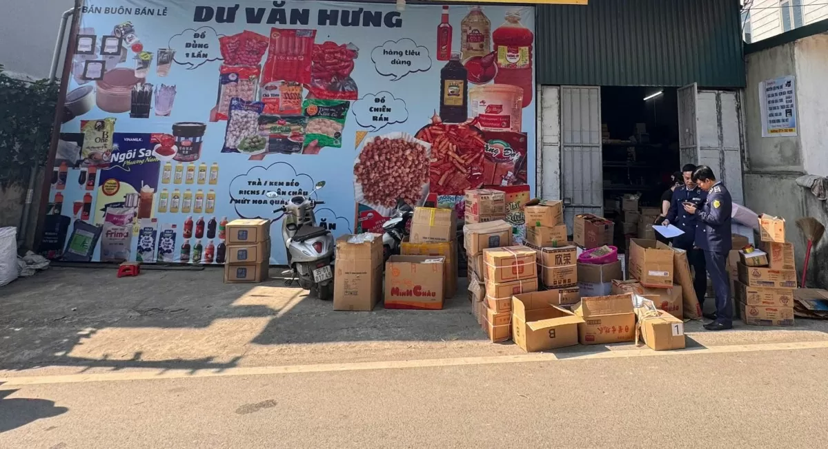 Ninh Bình: Xử phạt 34,5 triệu đồng hộ kinh doanh thực phẩm nhập lậu, không rõ nguồn gốc, xuất xứ Ninh Bình: Xử phạt 34,5 triệu đồng hộ kinh doanh thực phẩm nhập lậu, không rõ nguồn gốc, xuất xứ