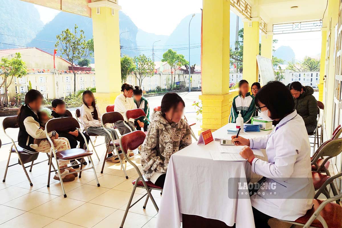 Triển khai tiêm phòng sởi tại phường Hà Phong, TP Hạ Long, tỉnh Quảng Ninh. Ảnh: Đoàn Hưng