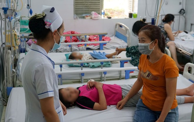 Bệnh nhi mắc sốt xuất huyết. Ảnh: Thanh Chân