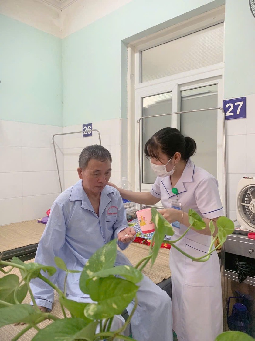 Chăm sóc bệnh nhân tận tình chu đáo. Chăm sóc bệnh nhân tận tình chu đáo.