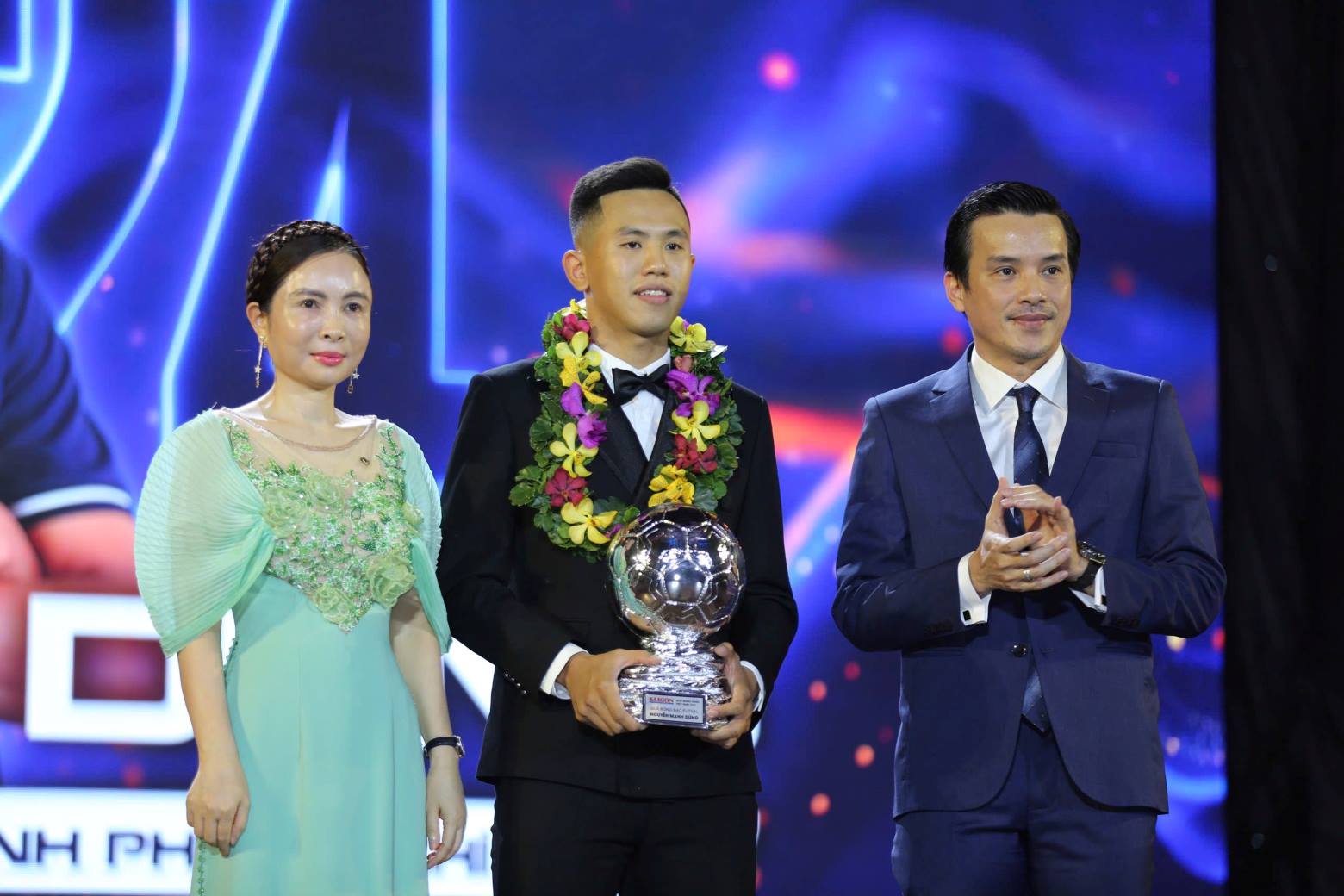 Nguyễn Mạnh Dũng giành Quả bóng Bạc futsal nam.