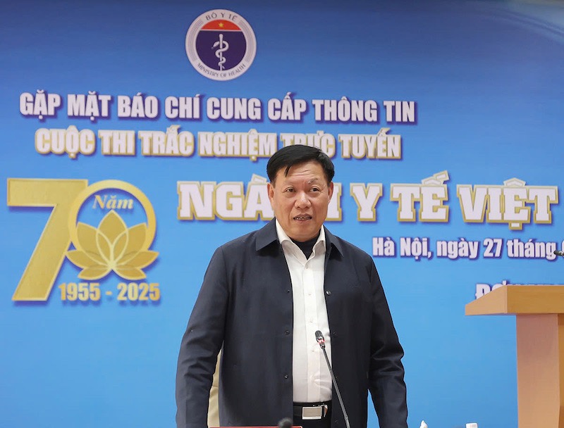 Thứ trưởng Bộ Y tế Đỗ Xuân Tuyên phát biểu tại buổi gặp mặt báo chí. Ảnh: Trần Minh/Bộ Y tế