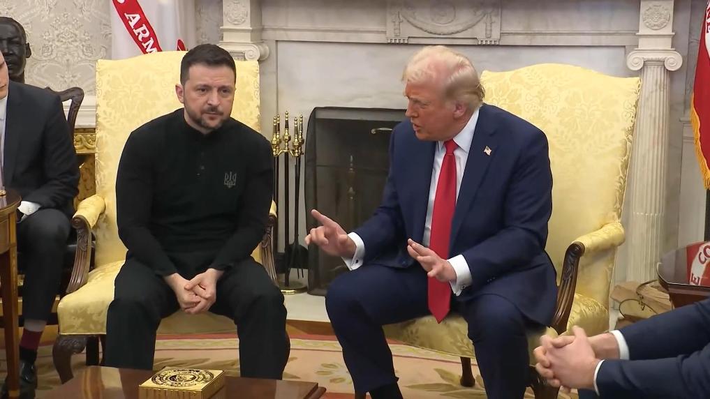 Tổng thống Donald Trump và Tổng thống Volodymyr Zelensky tranh cãi nảy lửa ở Nhà Trắng ngày 28.2.2025. Ảnh: Xinhua