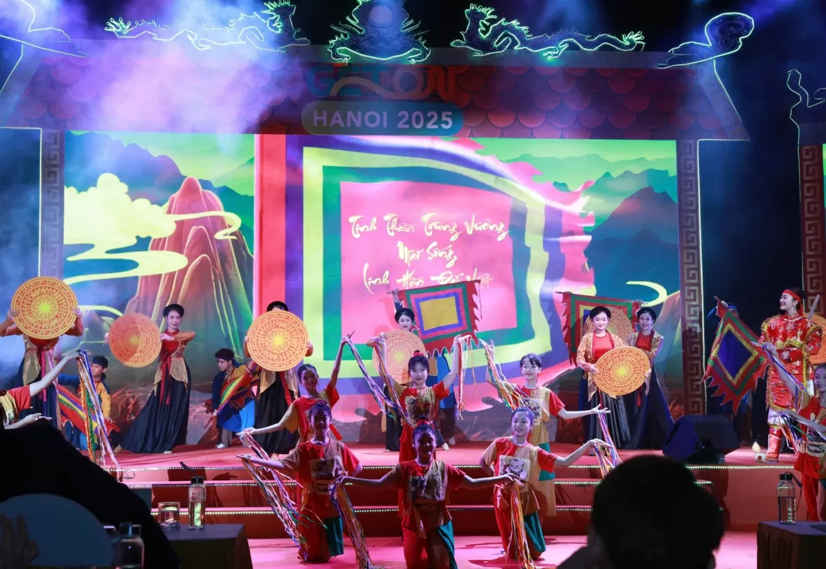 Tái hiện khởi nghĩa Hai Bà Trưng bằng công nghệ màn led Tái hiện khởi nghĩa Hai Bà Trưng bằng công nghệ màn led