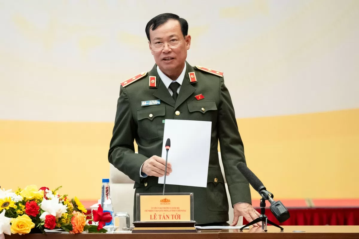 Chủ nhiệm Ủy ban Quốc phòng, An ninh và Đối ngoại Lê Tấn Tới Chủ nhiệm Ủy ban Quốc phòng, An ninh và Đối ngoại Lê Tấn Tới