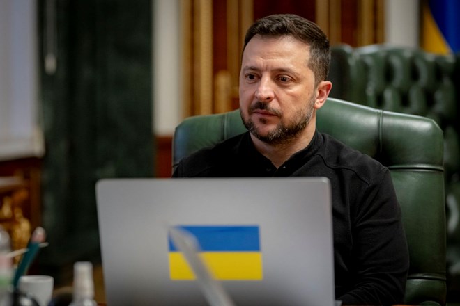 Ông Zelensky có động thái bất ngờ sau khi Mỹ dừng viện trợ