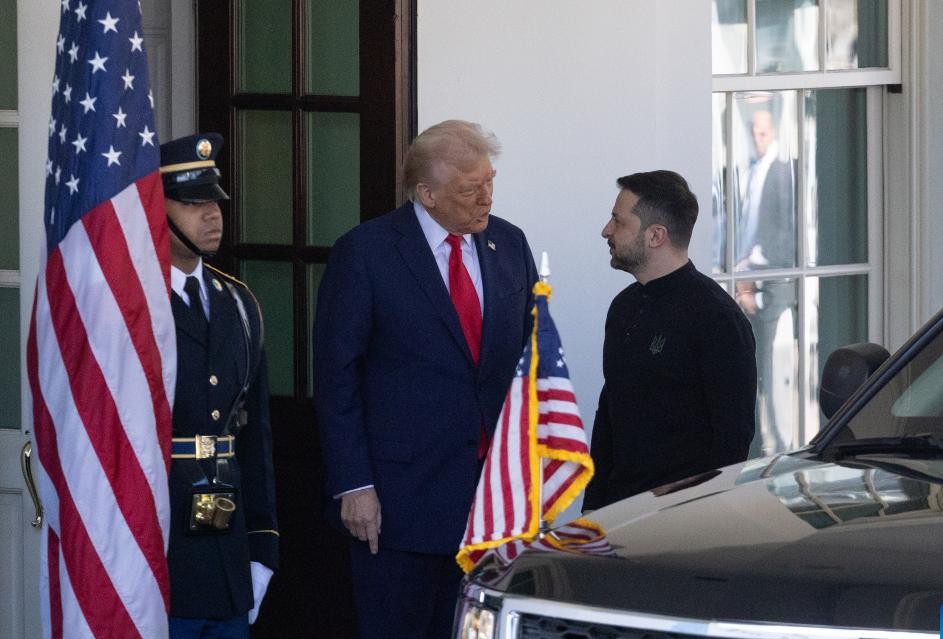 Tổng thống Donald Trump đón Tổng thống Volodymyr Zelensky thăm Nhà Trắng ngày 28.2 nhưng sau đó cuộc gặp kết thúc trong căng thẳng. Ảnh: Xinhua