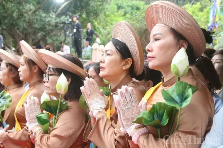 Hàng nghìn Phật tử từ khắp nơi trong cả nước về dự Lễ Vía Đức Quán Thế Âm Bồ Tát