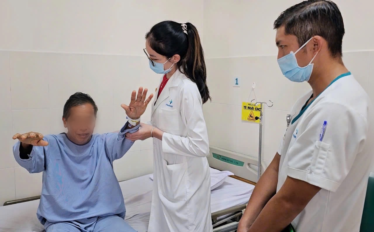 Bệnh nhân bị đột quỵ tủy sống đã hồi phục sau 5 ngày điều trị. Ảnh: Bệnh viện cung cấp
