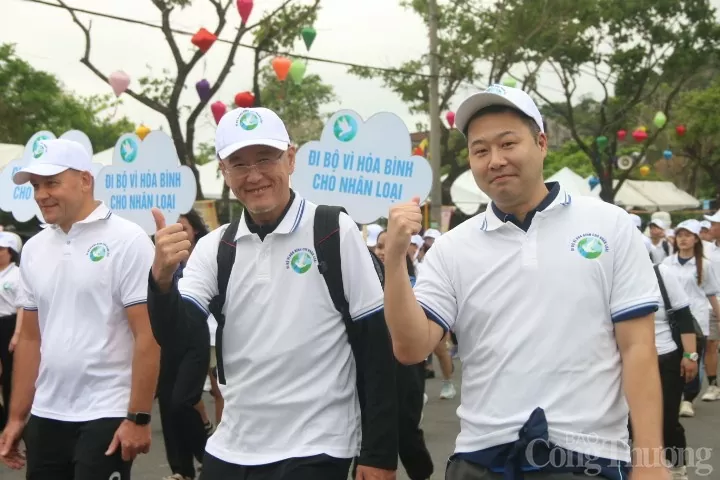 “Đi bộ vì hòa bình 2025” trở thành nhịp cầu kết nối đầy ý nghĩa giữa du khách và người dân địa phương, lan tỏa tình đoàn kết và cùng nhau góp phần xây dựng một thế giới hòa bình, nhân văn “Đi bộ vì hòa bình 2025” trở thành nhịp cầu kết nối đầy ý nghĩa giữa du khách và người dân địa phương, lan tỏa tình đoàn kết và cùng nhau góp phần xây dựng một thế giới hòa bình, nhân văn