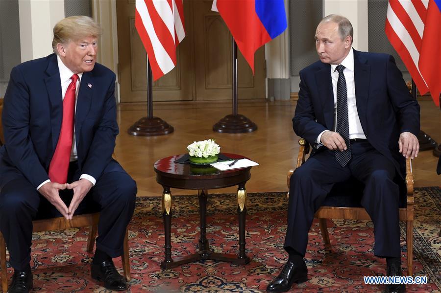 Tổng thống Mỹ Donald Trump (trái) gặp người đồng cấp Nga Vladimir Putin tại Helsinki, Phần Lan, ngày 16.7.2018. Ảnh: Xinhua