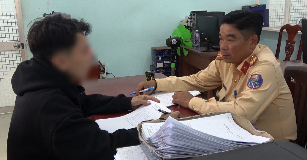 Đối tượng Châu Thanh Hồ tại cơ quan Công an. Ảnh: Công an tỉnh Tiền Giang