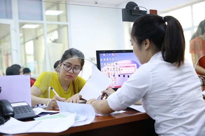Tăng tiền nghỉ hưu trước tuổi với người công tác còn 5 - 10 năm