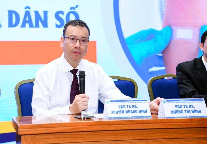 PGS.TS.BS. Nguyễn Hoàng Định - Phó Giám Đốc Bệnh viện Đại học Y Dược TP HCM. PGS.TS.BS. Nguyễn Hoàng Định - Phó Giám Đốc Bệnh viện Đại học Y Dược TP HCM.