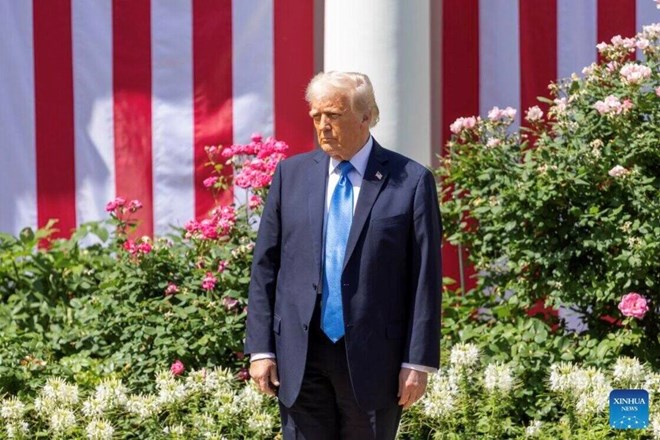 Ông Trump công bố lá chắn tên lửa 175 tỉ USD bảo vệ nước Mỹ từ vũ trụ