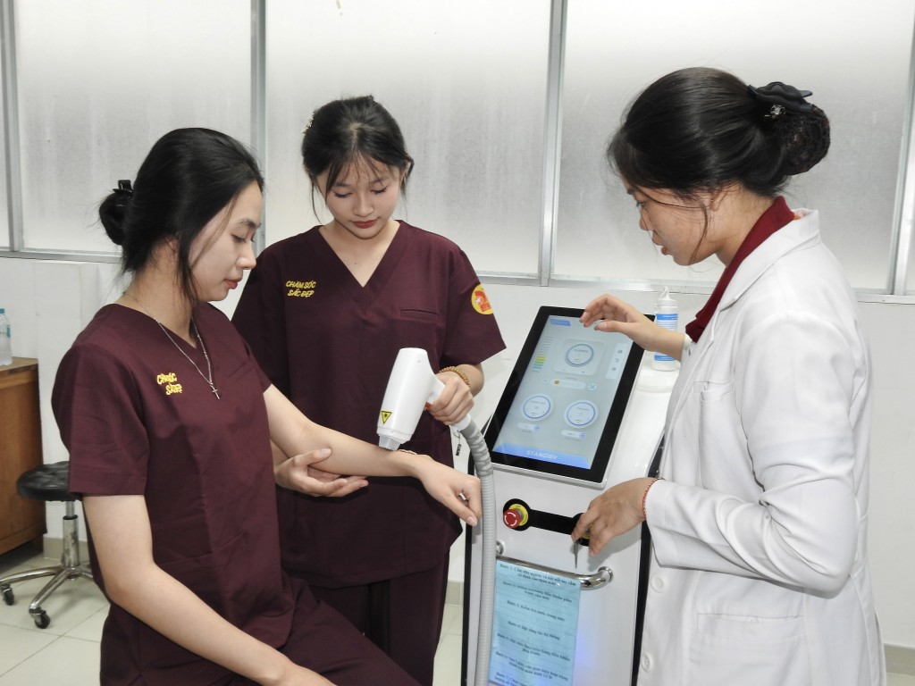 Chuyển đổi số, ứng dụng công nghệ trong giáo dục nghề nghiệp là cần thiết Chuyển đổi số, ứng dụng công nghệ trong giáo dục nghề nghiệp là cần thiết