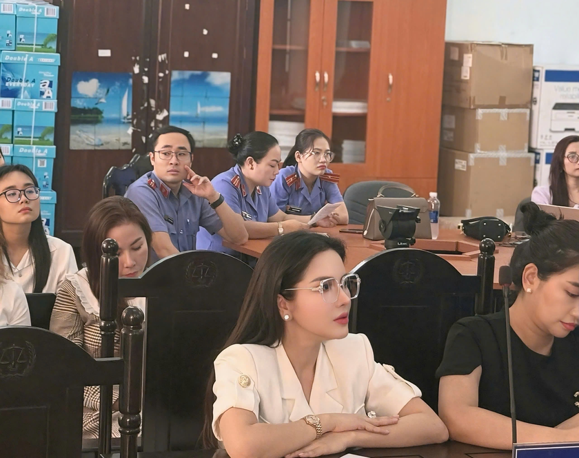 Bà Nhã Lê tại phiên tòa