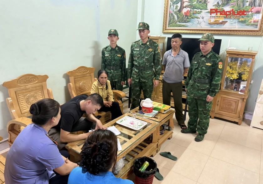 Lực lượng chức năng tiến hành lập biên bản