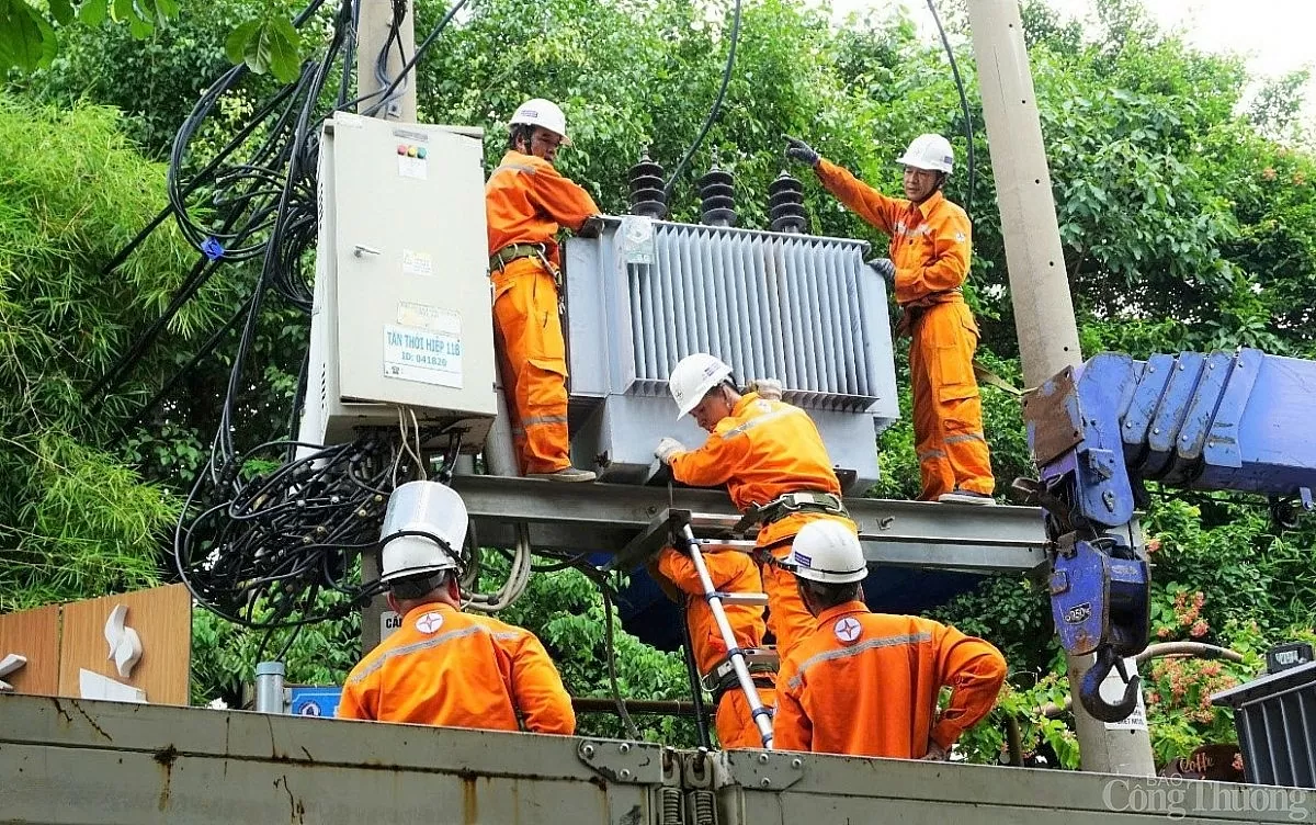 EVNHCMC chủ động đảm bảo an toàn điện mùa mưa bão 2025