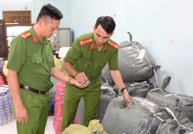 Công an Kiên Giang phát hiện nhiều mặt hàng giả, nhái trong đợt kiểm tra