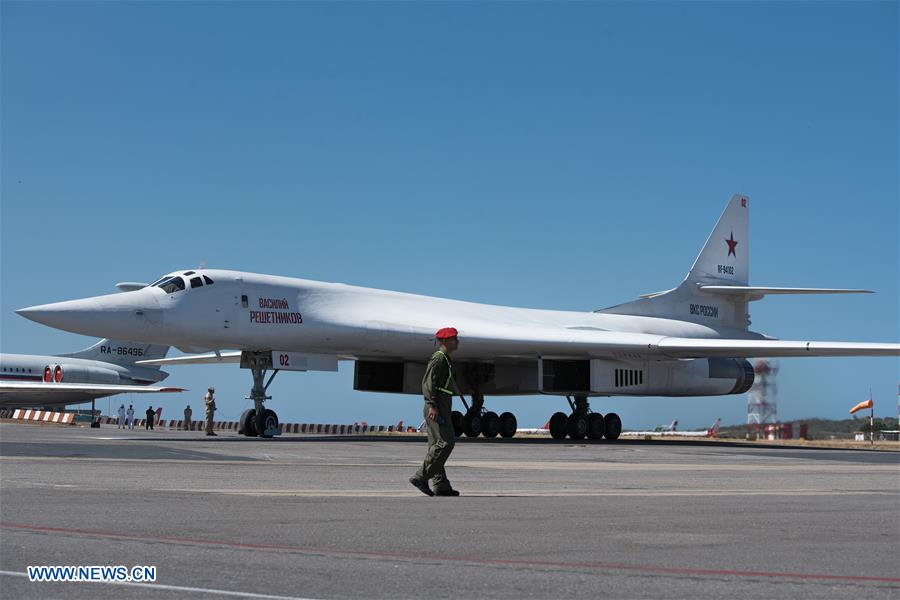 Máy bay ném bom chiến lược Tu-160 của Nga. Ảnh: Xinhua