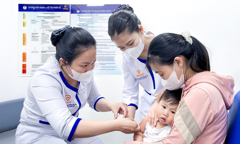 Công ty Vaccine VNVC có Hệ thống hàng trăm trung tâm tiêm chủng VNVC phục vụ hàng chục triệu người dân mỗi năm. Ảnh: Mộc Thảo Công ty Vaccine VNVC có Hệ thống hàng trăm trung tâm tiêm chủng VNVC phục vụ hàng chục triệu người dân mỗi năm. Ảnh: Mộc Thảo