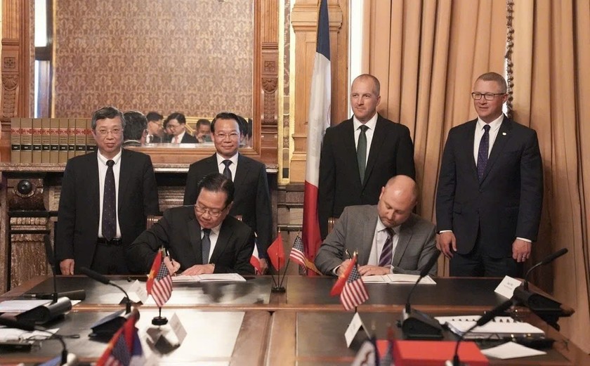 Lãnh đạo Bộ Nông nghiệp và Môi trường Việt Nam và Bộ Nông nghiệp bang Iowa chứng kiến lễ ký kết Bản ghi nhớ hợp tác thương mại nông lâm thủy sản.
