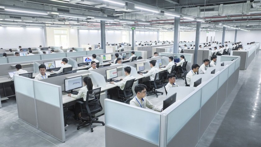Trung tâm R&D sở hữu đội ngũ chuyên gia và kỹ sư có chuyên môn sâu cùng hệ thống trang thiết bị và các phần mềm thiết kế, mô phỏng tiên tiến