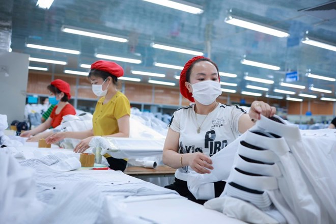 Lương thấp, lao động trẻ ngại lập gia đình, sinh con