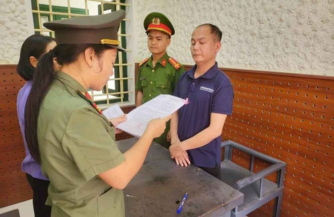 Khởi tố trưởng văn phòng đại diện của một tạp chí  tội lừa đảo chiếm đoạt tài sản