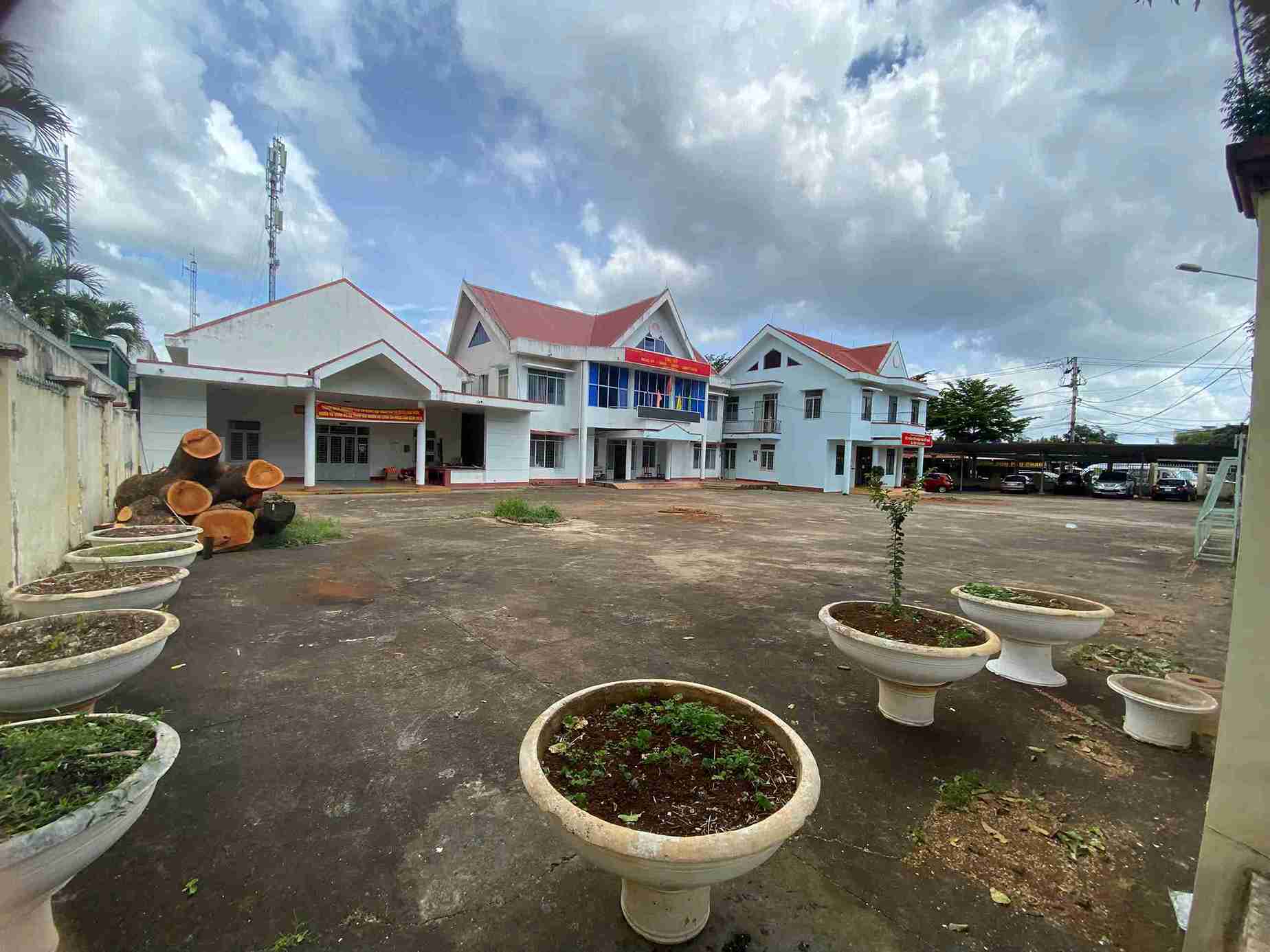 Toàn cảnh khuôn viên trụ sở. Ảnh: Bảo Trung