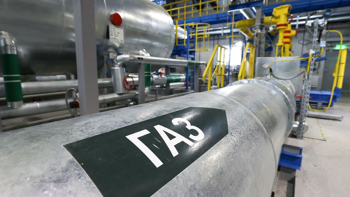 Một trạm thu gom khí đốt tại mỏ dầu khí của Gazprom. Ảnh: TASS