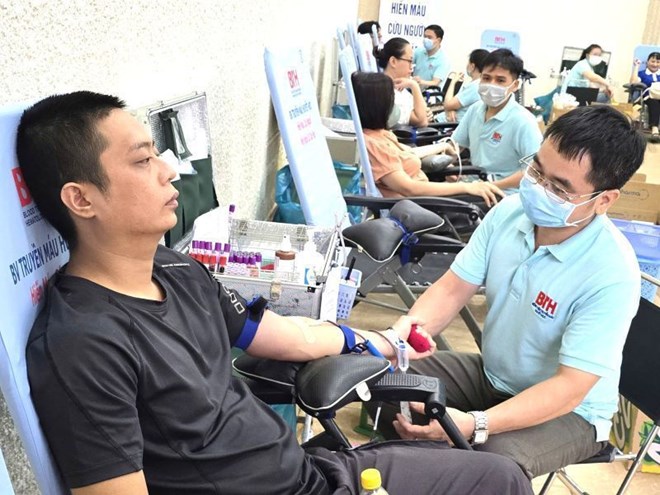 400 đoàn viên, người lao động hiến máu tình nguyện