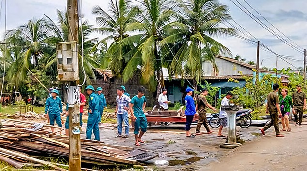 Cơn lốc quét qua xã Vĩnh Phước, Cà Mau 15 căn nhà thiệt hại. Ảnh: Người dân cung cấp