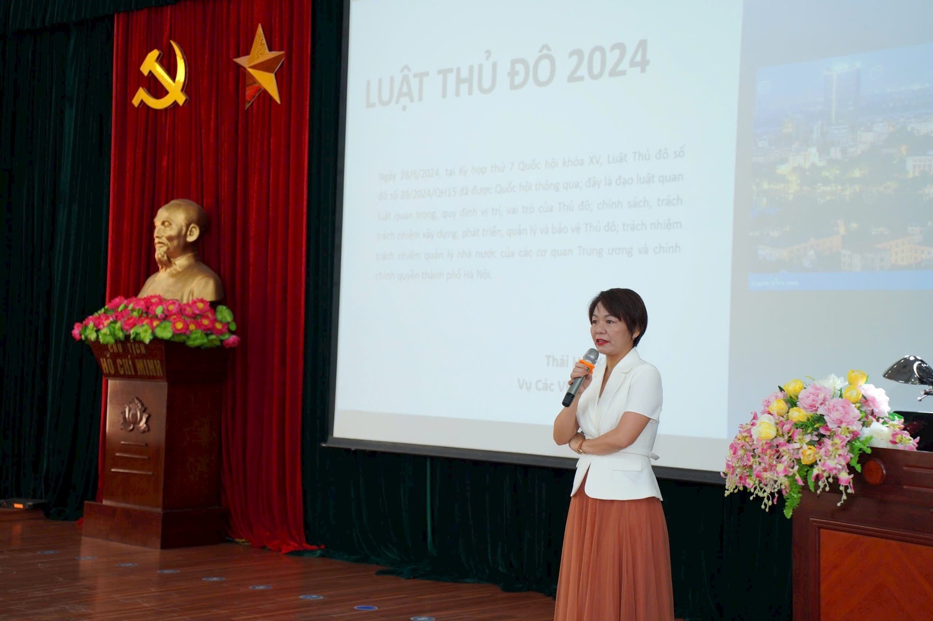 Hà Nội đẩy mạnh tuyên truyền Luật Thủ đô 2024 gắn với mô hình chính quyền địa phương hai cấp. Ảnh minh hoạ Hà Nội đẩy mạnh tuyên truyền Luật Thủ đô 2024 gắn với mô hình chính quyền địa phương hai cấp. Ảnh minh hoạ