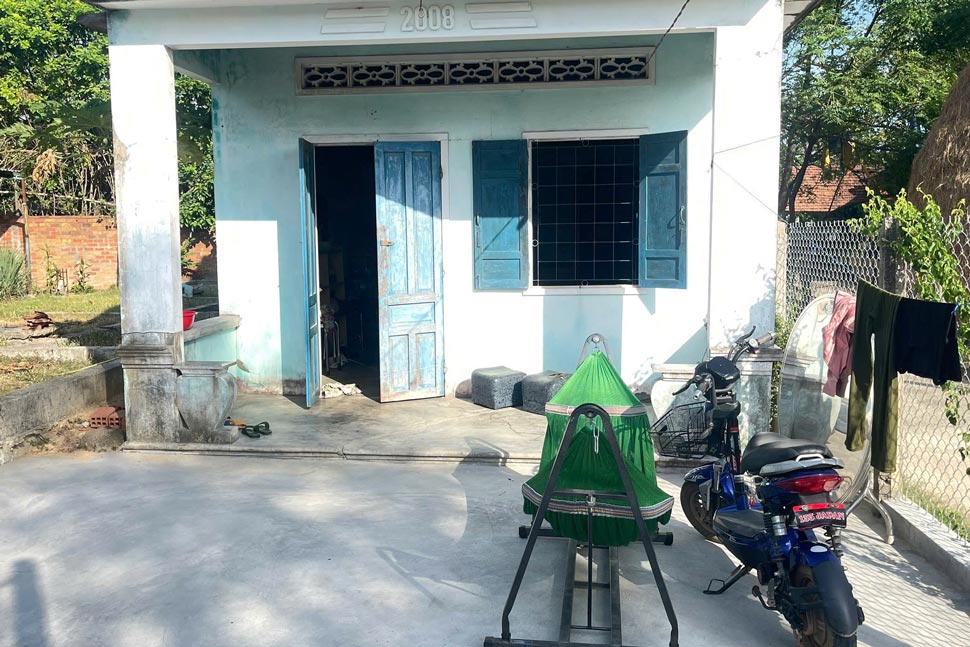 Ngôi nhà ở xã Tuy Phước Tây (Gia Lai) - nơi phát hiện người phụ nữ nằm tử vong bất thường trên sàn nhà. Ảnh: Ngọc Châu