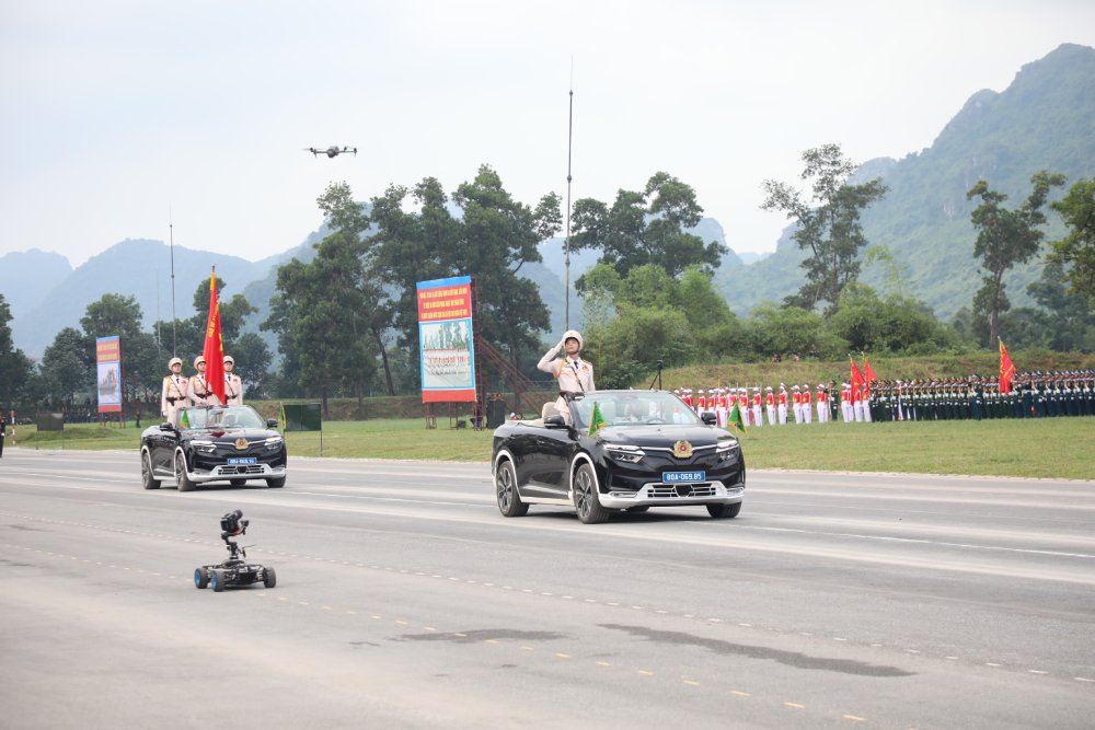 Khối xe chỉ huy, Tổ Công an kỳ. Ảnh: Trần Vương