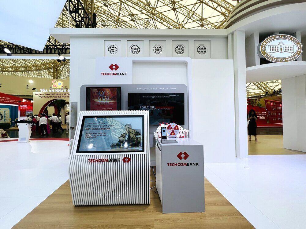 Techcombank mang đến triển lãm những giải pháp tài chính vượt trội phục vụ cho người dân, hộ kinh doanh và doanh nghiệp. Ảnh: Techcombank