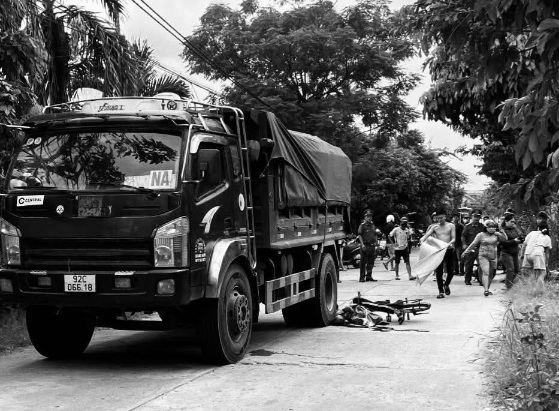 Hiện trường vụ TNGT khiến học sinh lớp 5 ở Đà Nẵng tử vong. Ảnh: Trường An