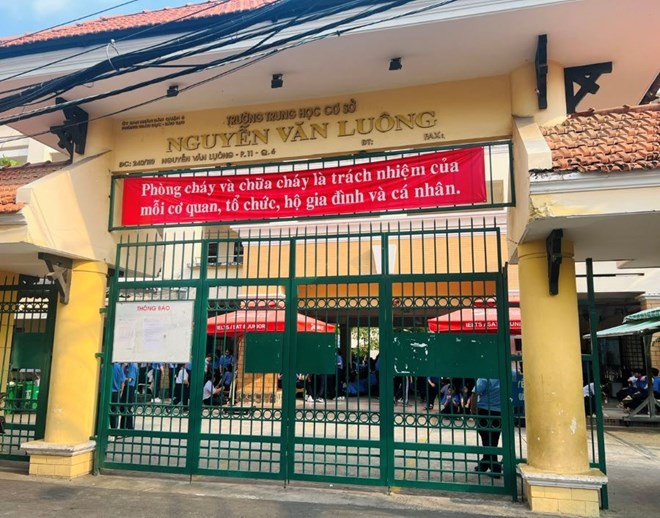Một trường ở TPHCM thông báo không thu quỹ phụ huynh