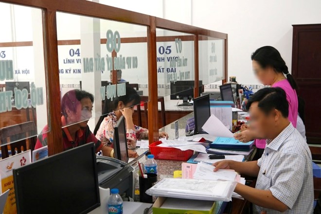 Tuổi nghỉ hưu của người sinh từ năm 1963-1975 làm việc hợp đồng đơn vị sự nghiệp