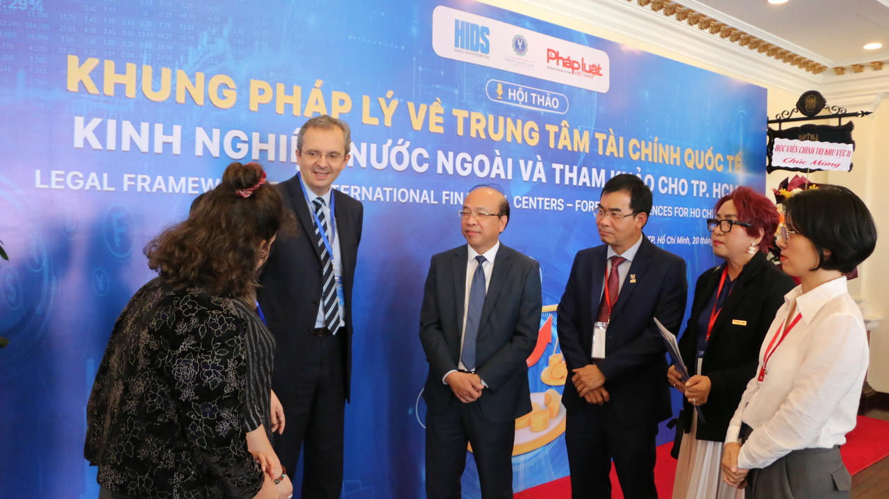 Tham khảo Luật nước ngoài cũng là kinh nghiệm cho Việt Nam