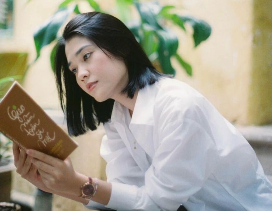 Quỳnh Anh loay hoay tìm môi trường làm việc phù hợp sau khi tốt nghiệp. Ảnh: NVCC