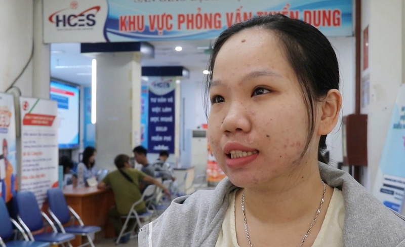 Chị Thu Hiền đã tìm việc suốt thời gian dài nhưng vẫn chưa được. Ảnh: Mỹ Linh