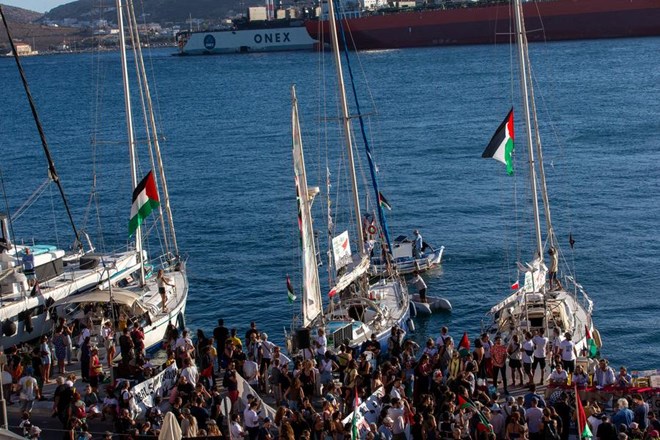 Israel vây bắt tàu cứu trợ Gaza, cáo buộc đoàn vi phạm lãnh thổ