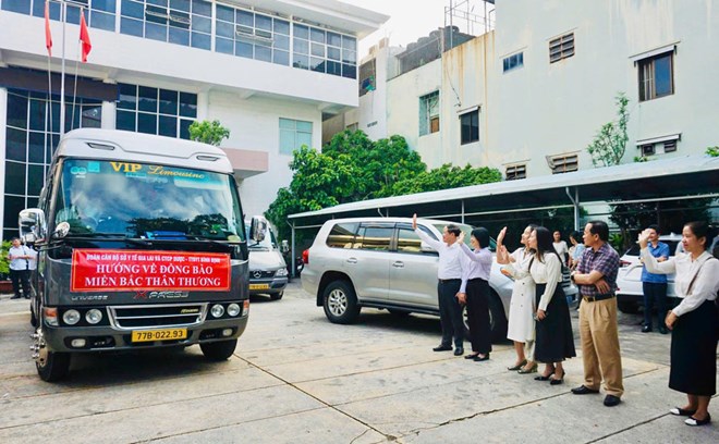 Đoàn y tế Gia Lai bay ra Bắc cứu trợ các tỉnh vùng lũ