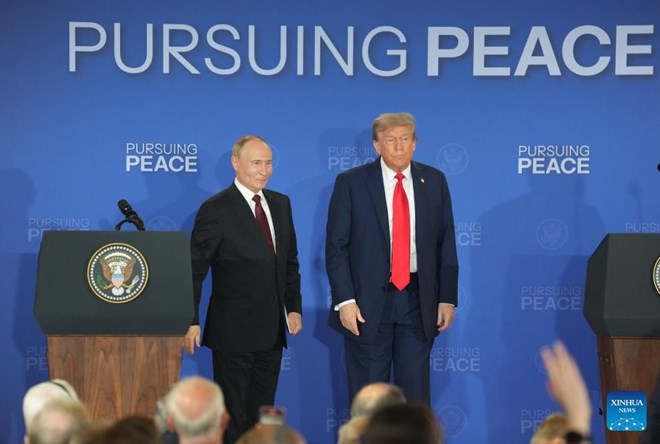 Ông Trump điện đàm với ông Putin, chuẩn bị hội nghị thượng đỉnh