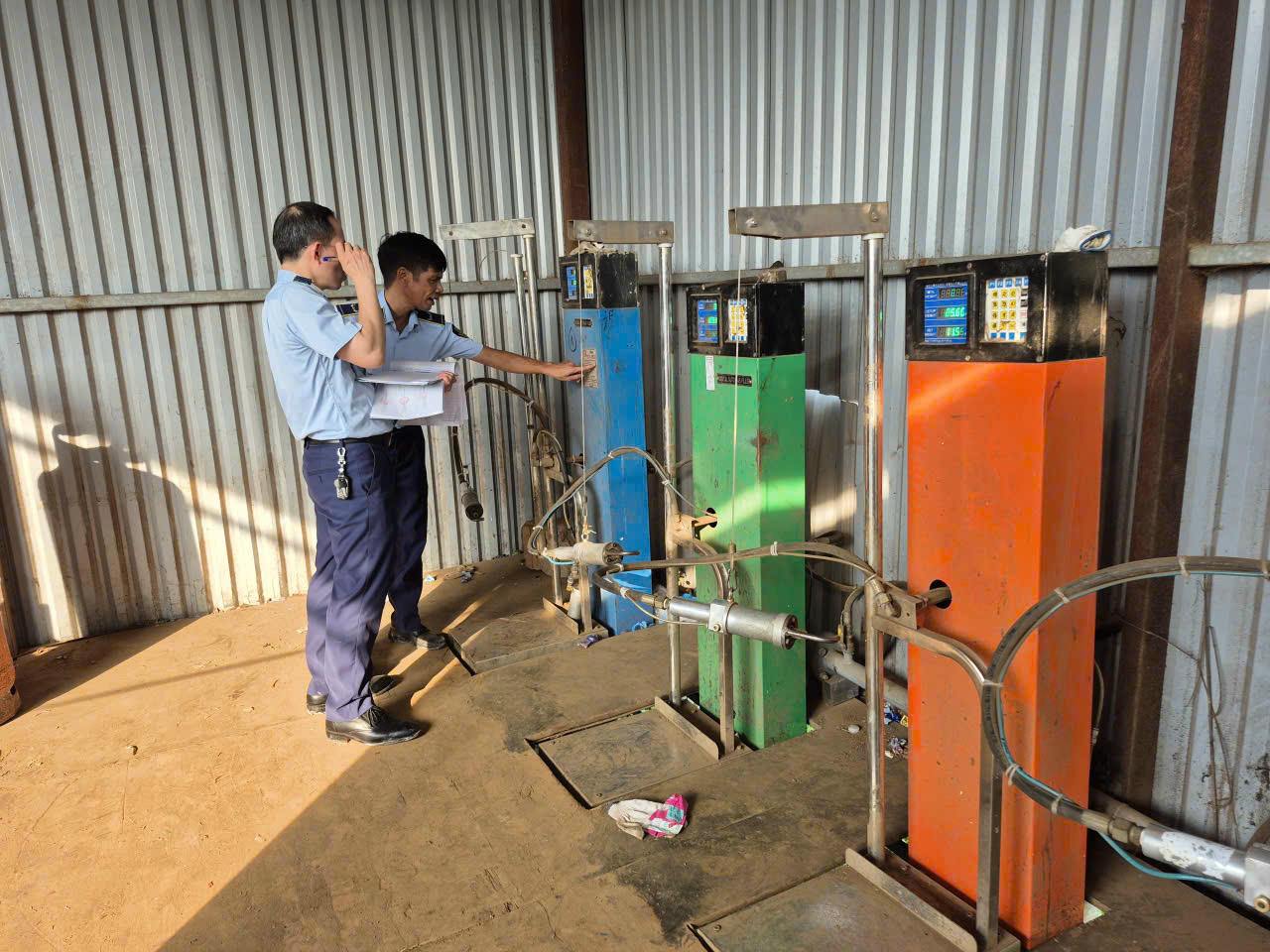 Hành vi sang chiết, kinh doanh khí LPG là hoạt động vi phạm pháp luật, tiềm ẩn nhiều rủi ro nghiêm trọng.