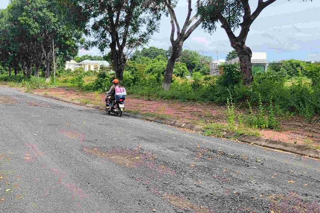 Truy trách nhiệm vụ 2 công trình giao thông vừa sửa đã hỏng