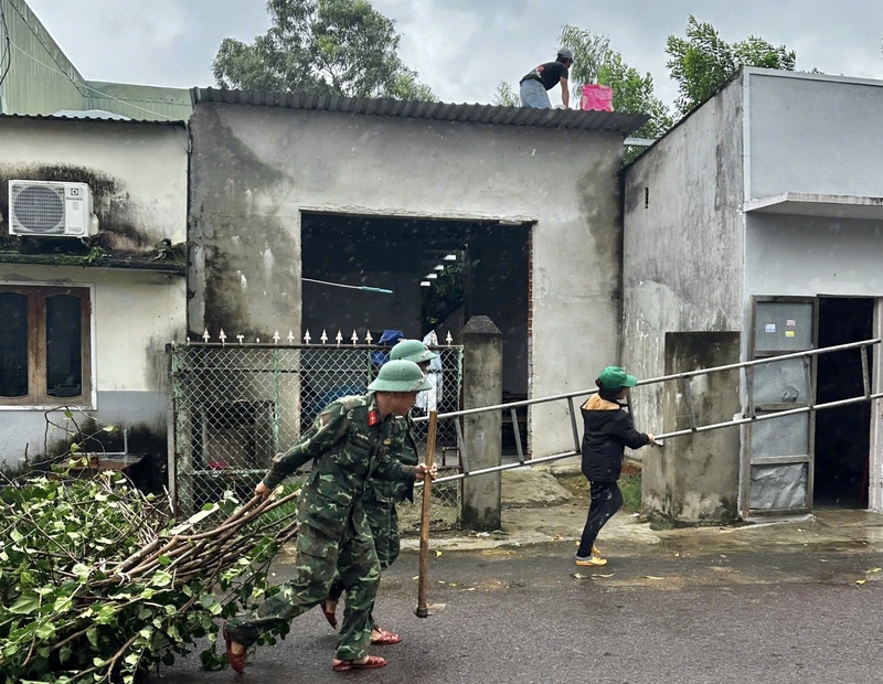 Tính đến 18h30 phút ngày 5/11 đã sơ tán 2.337 hộ với 7.097 nhân khẩu; các địa phương còn lại phải hoàn tất trước 12 giờ ngày 6/11.